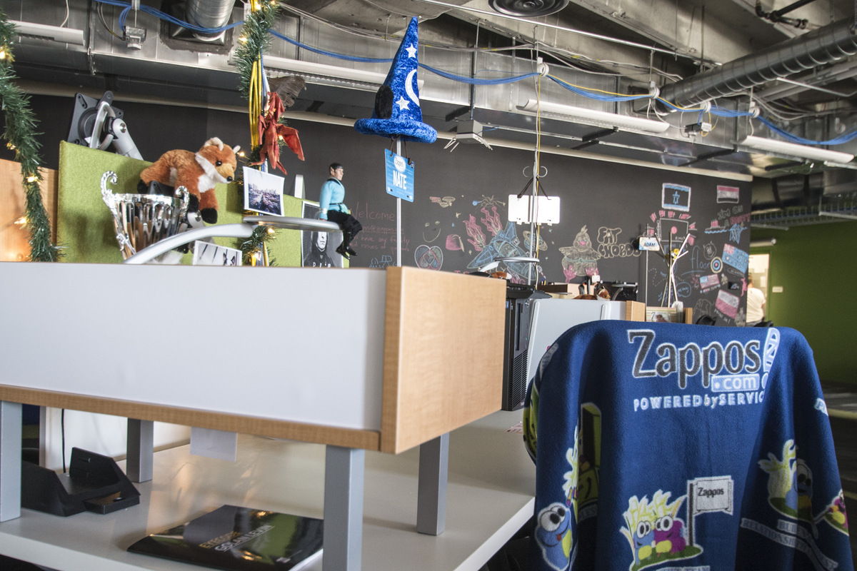 new zappos downtown las vegas headquarters open office the new zappos ...
