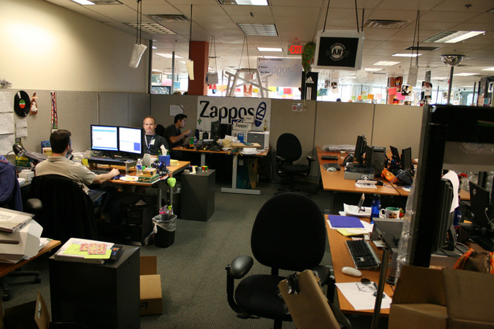Office Snapshots Tours Zappos HQ - 20