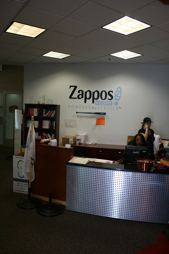 Office Snapshots Tours Zappos HQ - 41