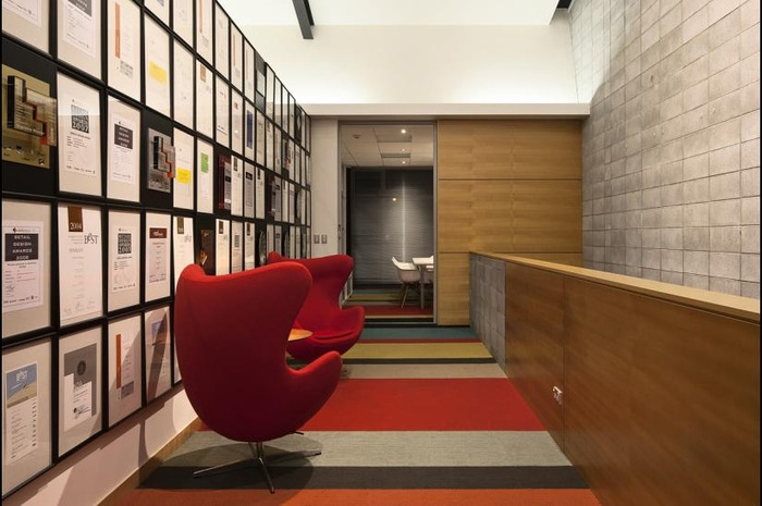 The Colorful Offices Of Gascoigne Associates - 11