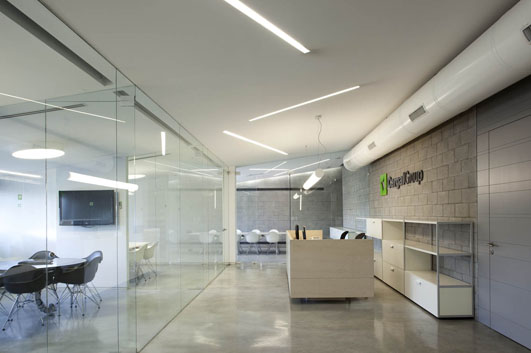 Cargal Group's Minimal Offices - 4