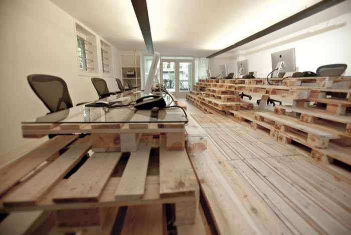 Inspiration: Interesting Uses of Wood Throughout The Office - 8