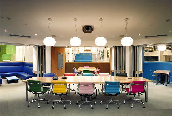 Inspiration: 35 Amazingly Bright, Bold, and Colorful Offices - 23
