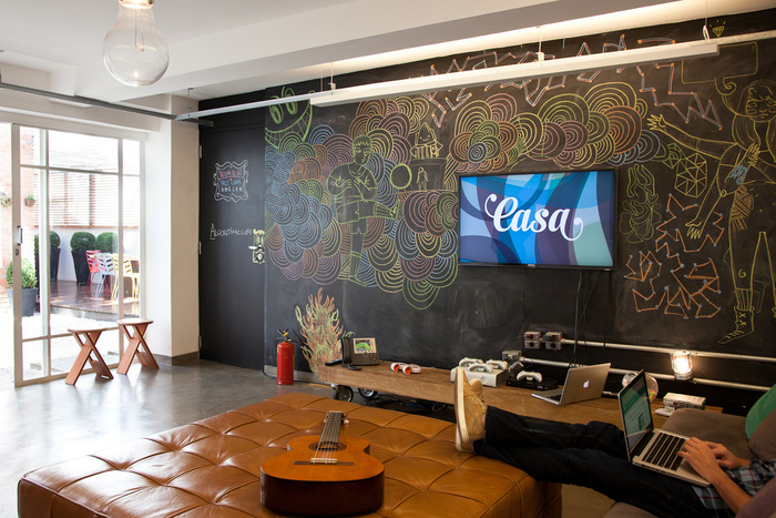 CASA Agency's Creative and Homely São Paulo Offices ...