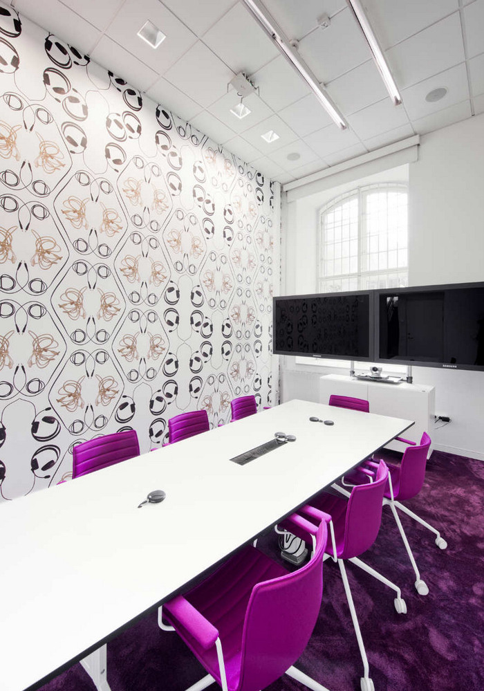 Inspiration: Offices Clad In Purple, The Color of Royalty - 5