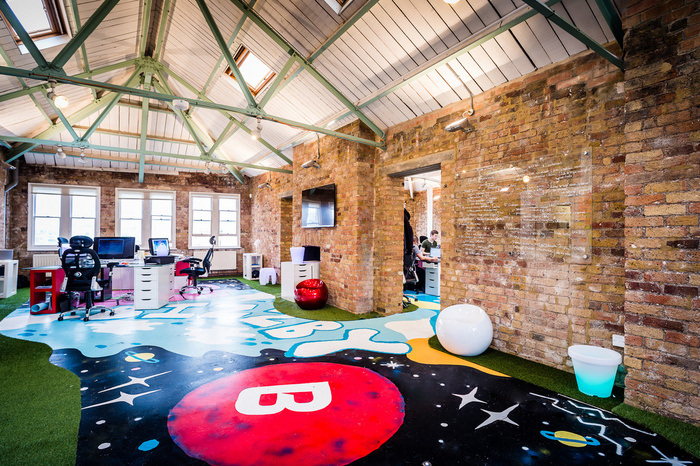 BIZZBY's Colorful and Open London Offices - 3