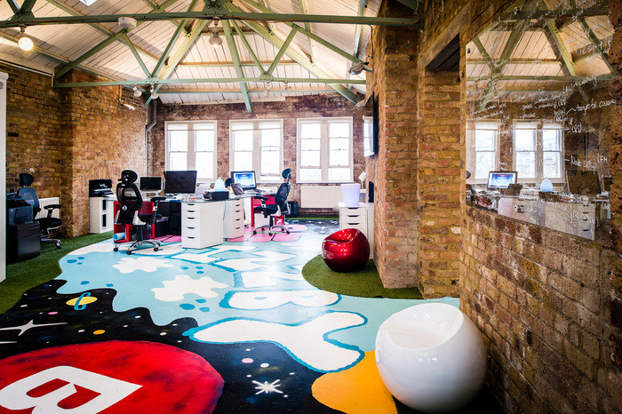 BIZZBY's Colorful and Open London Offices - 4