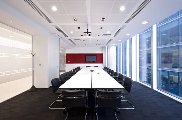 Inside the London Offices of Hitachi Consulting - 18