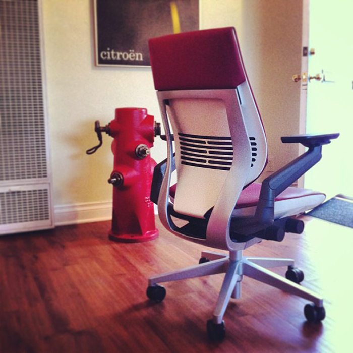 Hands On The Gesture Chair By Steelcase Office Snapshots