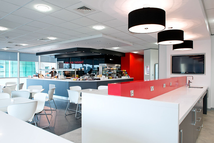 Lenovo's UK Head Office Cafe and Presentation Spaces - 4