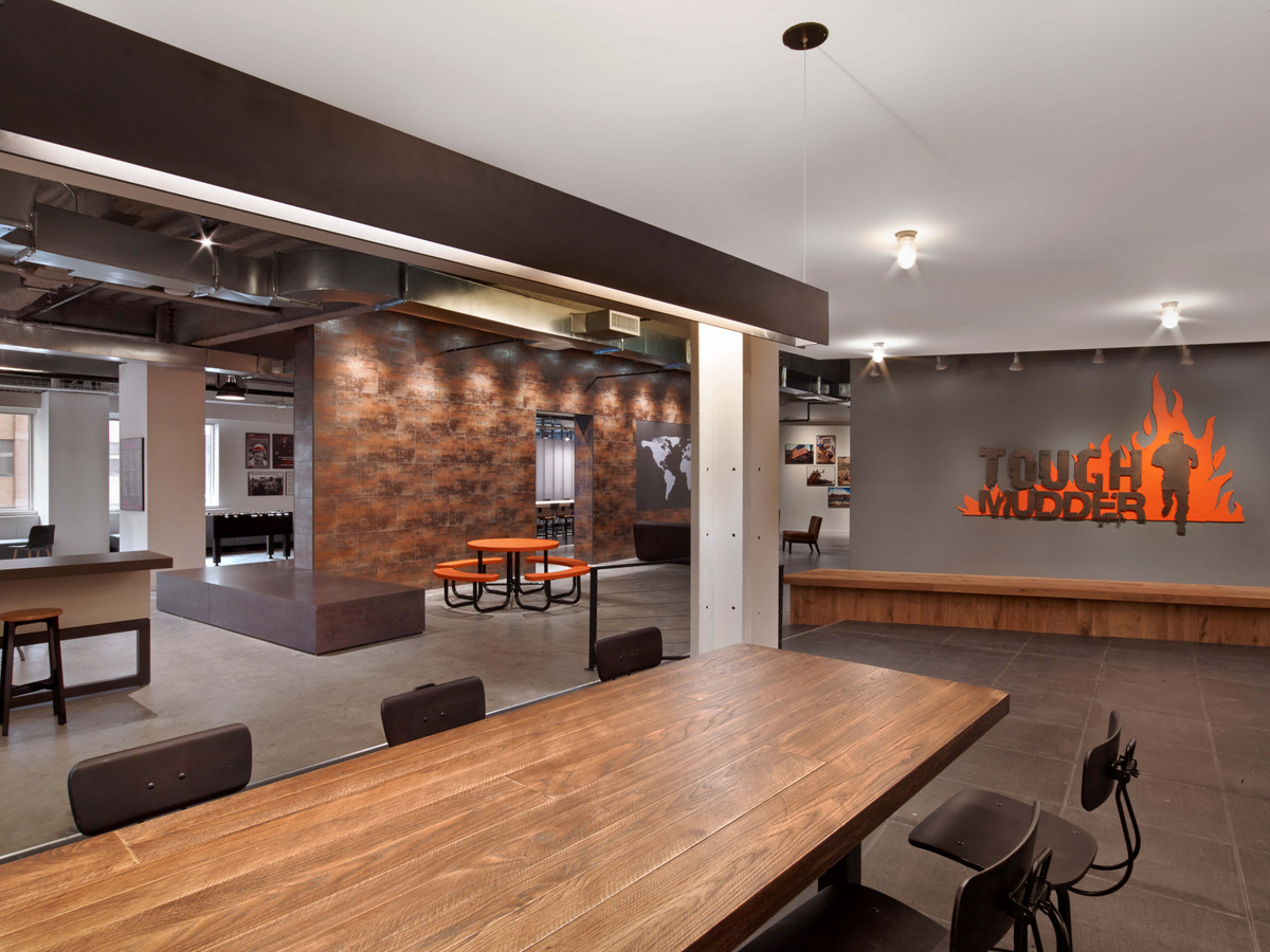 Inside Tough Mudder's Headquarters / M Moser Associates Office Snapshots