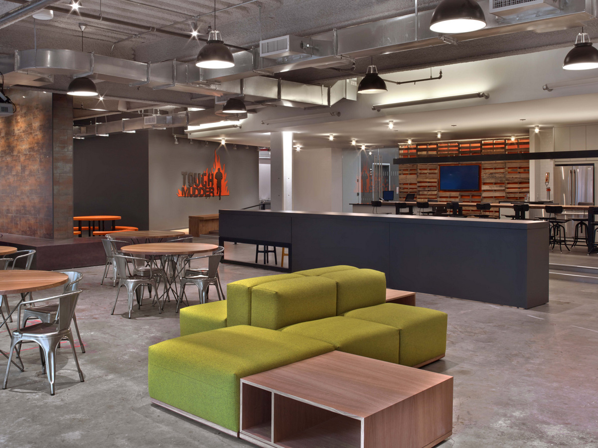 Inside Tough Mudder's Headquarters / M Moser Associates | Office Snapshots