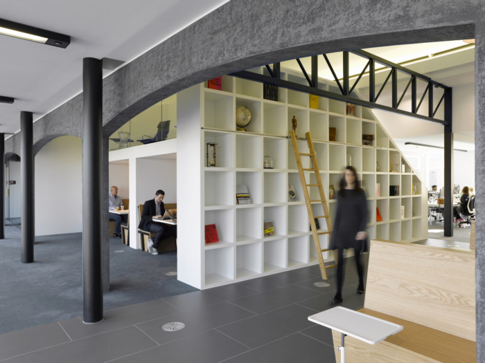 Hill + Knowlton Strategies - Clerkenwell Offices - 7