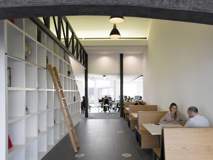 Hill + Knowlton Strategies - Clerkenwell Offices - 8