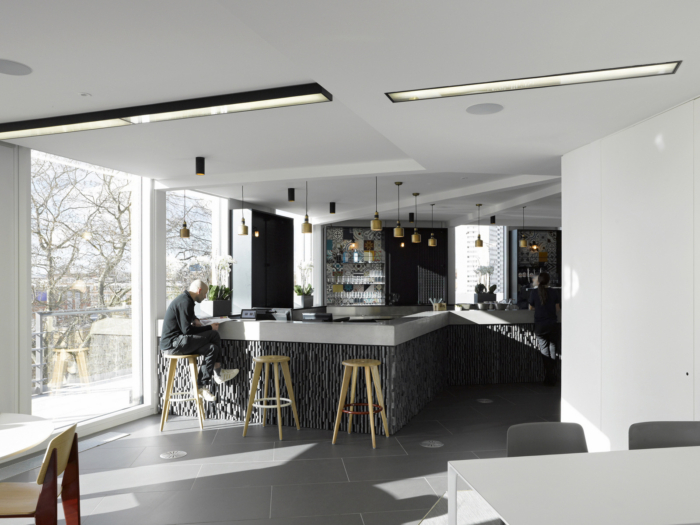 Hill + Knowlton Strategies - Clerkenwell Offices - 11