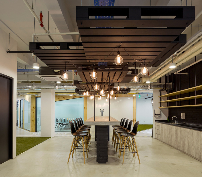 Infocomm Investments - Singapore Offices - 14