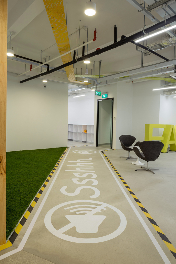 Infocomm Investments - Singapore Offices - 16