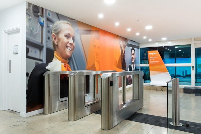 easyJet Offices & Training Facility - London Gatwick Airport - 2