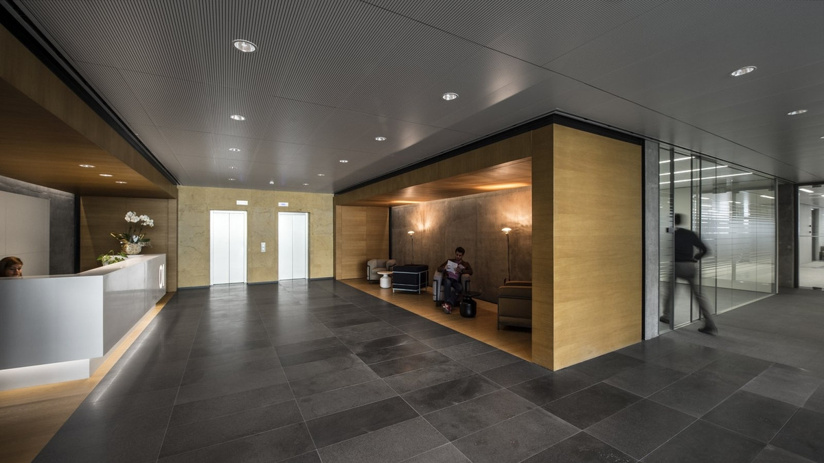 Holcom Headquarters - Beirut | Office Snapshots