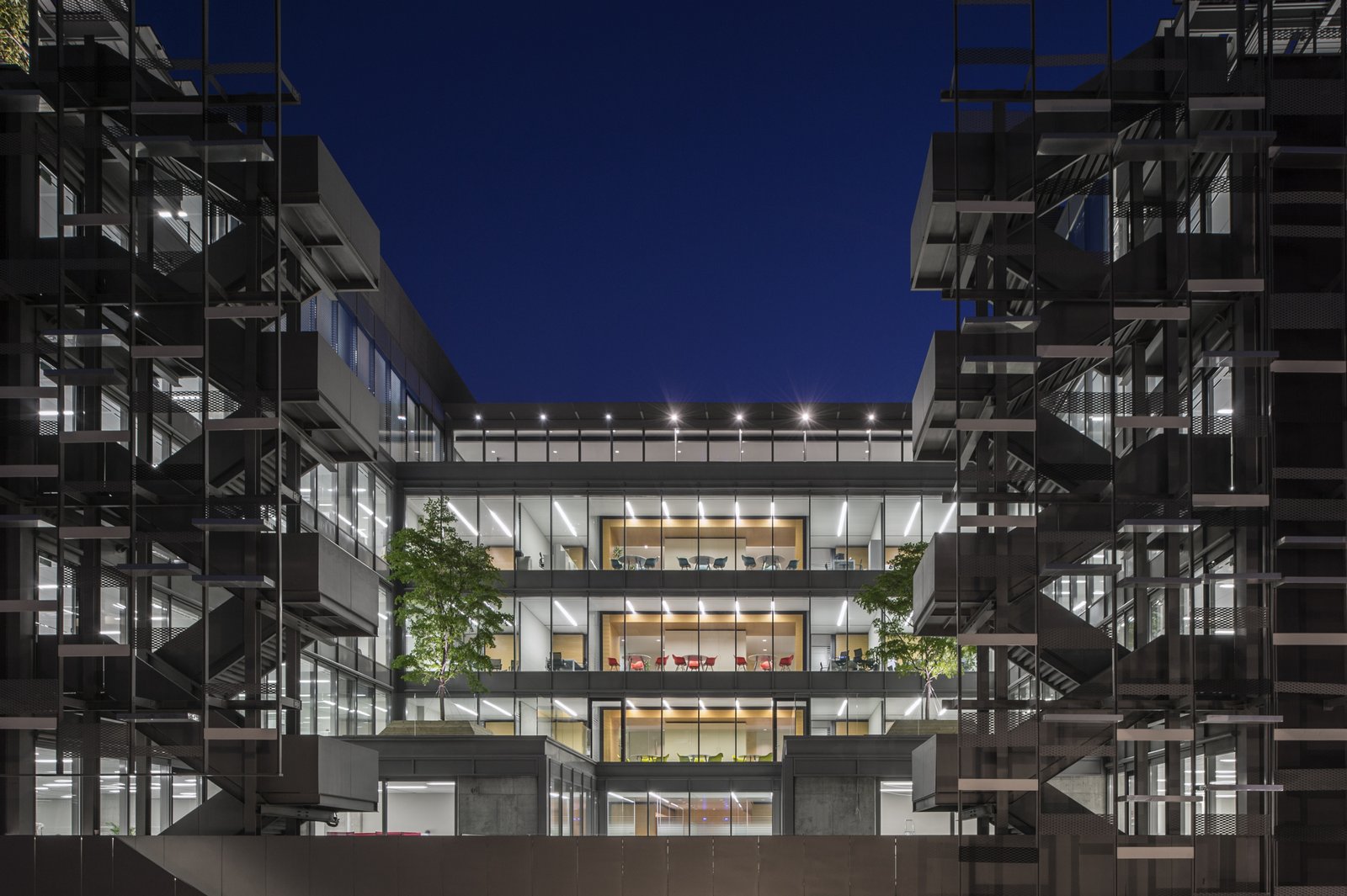 Holcom Headquarters - Beirut | Office Snapshots