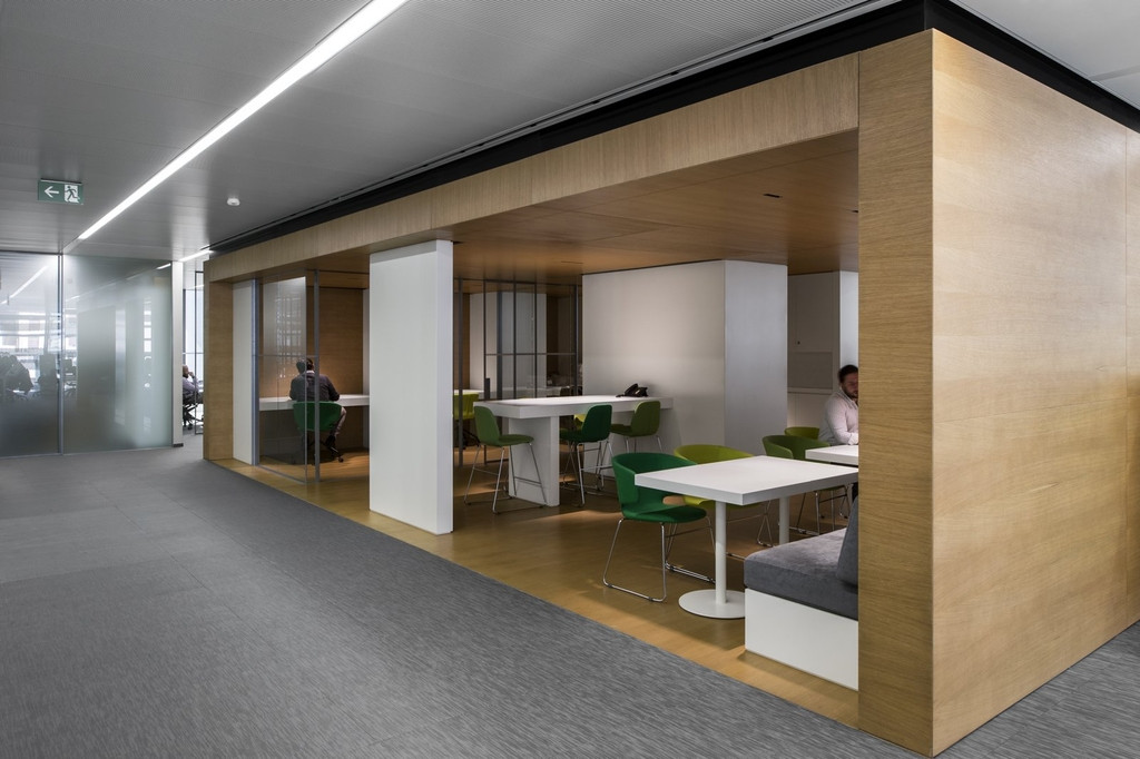 Holcom Headquarters - Beirut | Office Snapshots