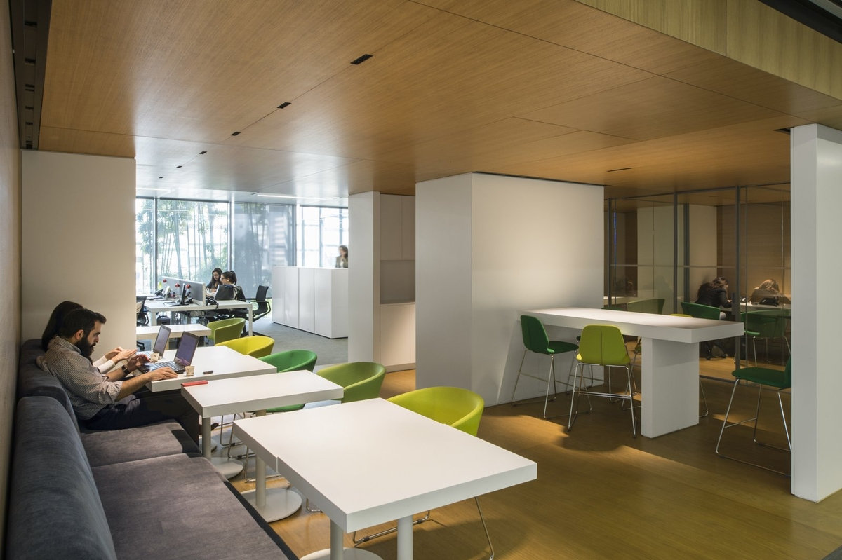 Holcom Headquarters - Beirut | Office Snapshots
