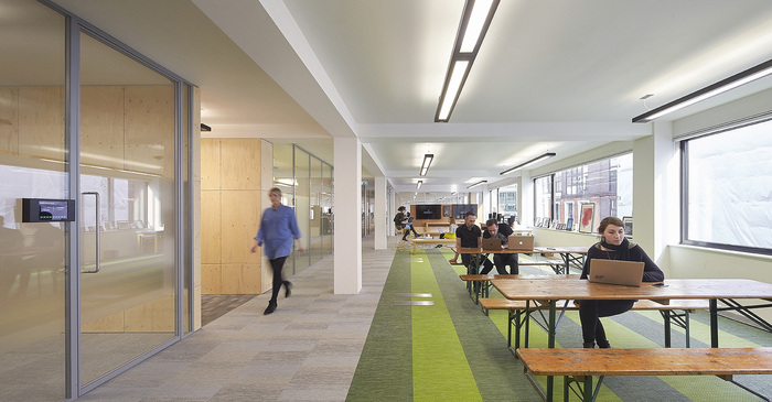 MullenLowe Group Offices - London - 15