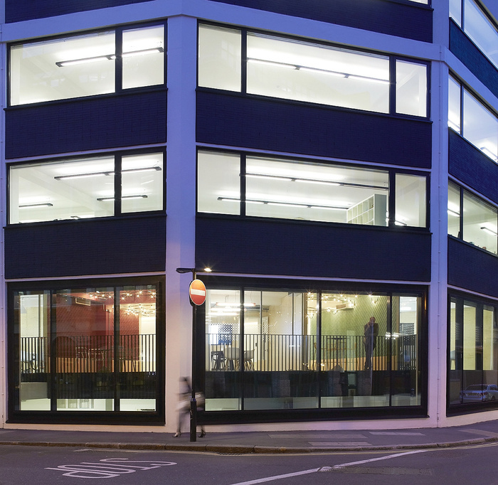 MullenLowe Group Offices - London - 17