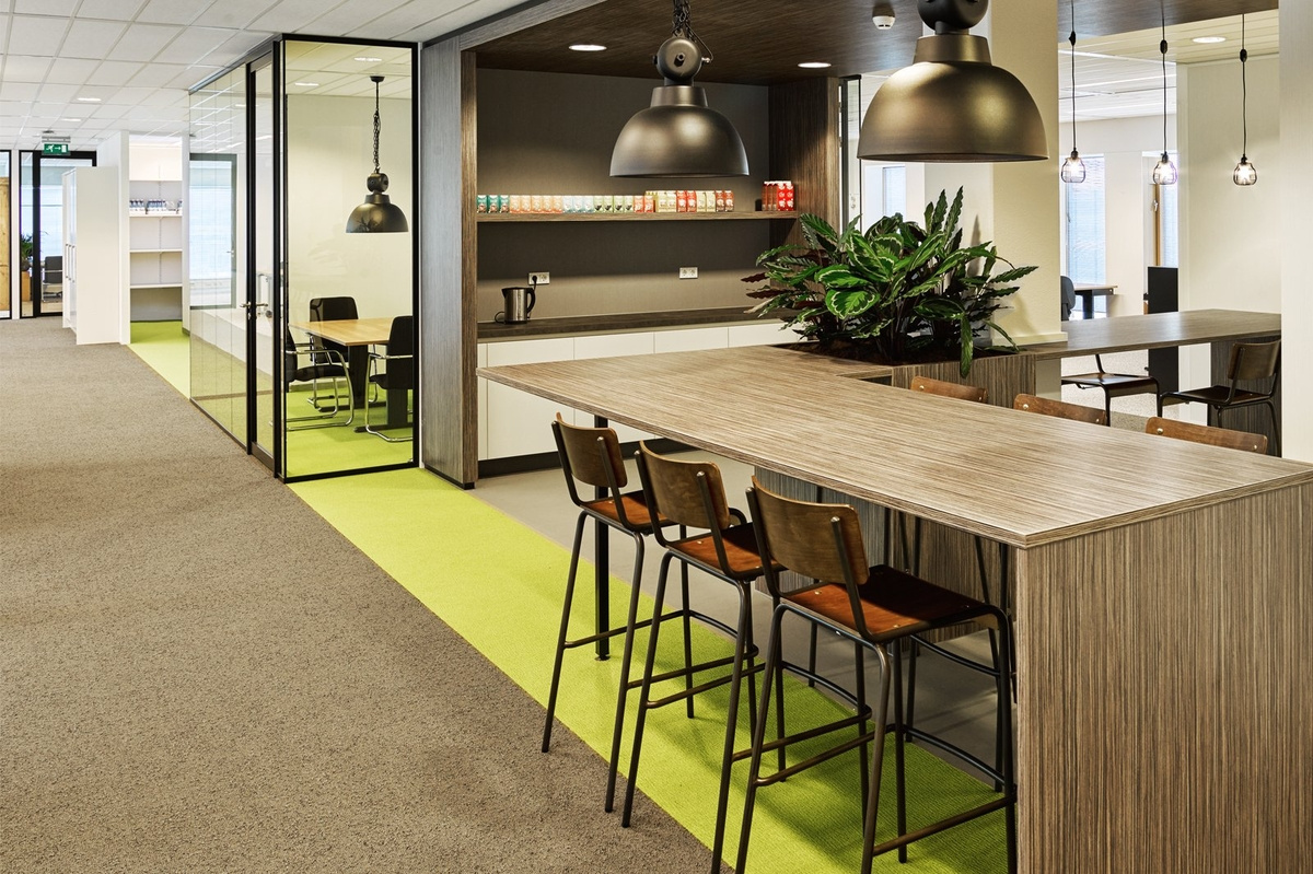 Holland & Barrett Offices Amsterdam Office Snapshots