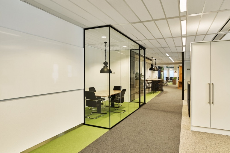 Holland & Barrett Offices Amsterdam Office Snapshots