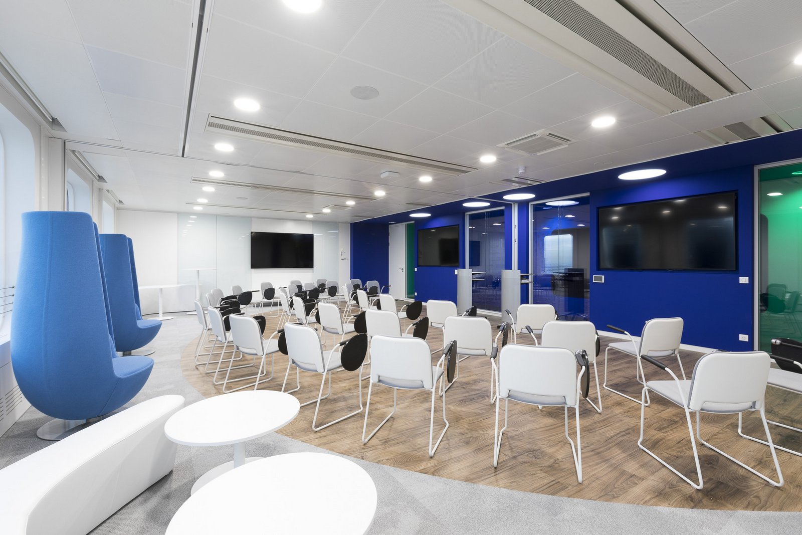 SAS Offices - Paris | Office Snapshots