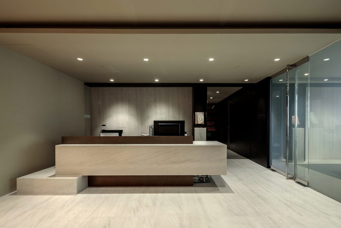 Des Voeux Chambers Offices - Hong Kong - 1