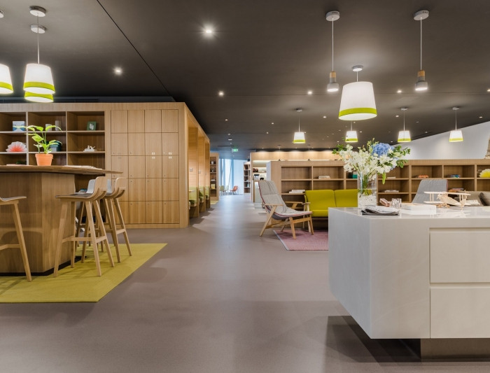SPACES Coworking Offices - Shanghai Tower - 3