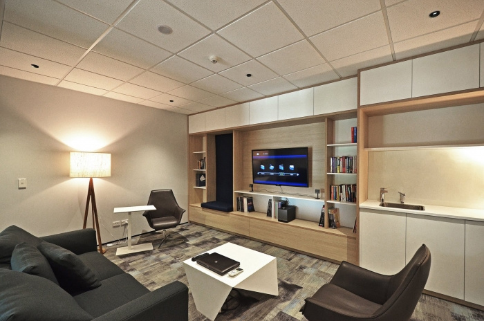 Crestline Furniture Systems Offices and Showroom - Hamilton - 7