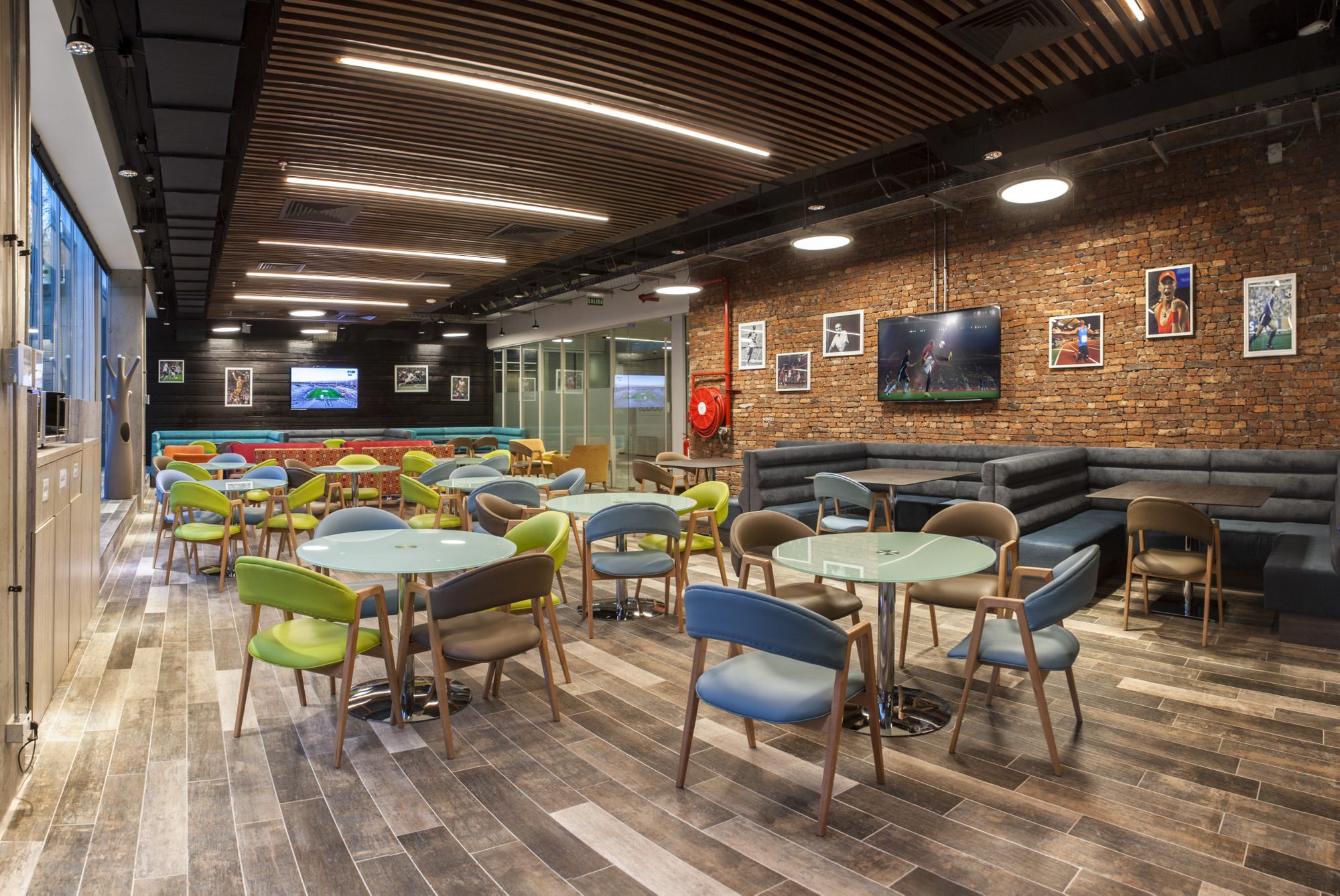 Adidas Offices - Santiago | Office Snapshots