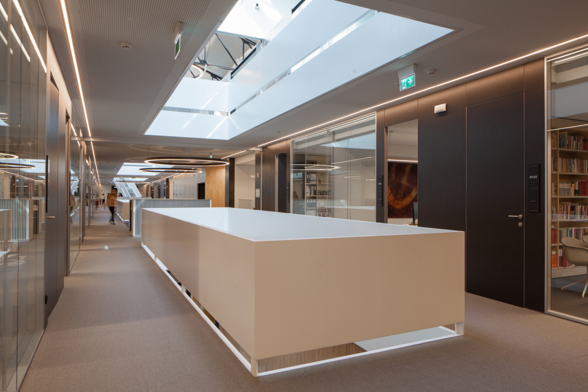 VdA - Vieira de Almeida & Associados Offices - Lisbon | Office Snapshots