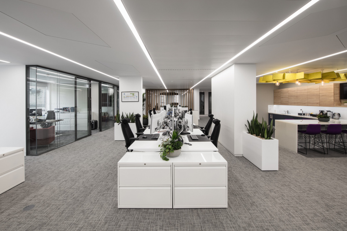 financial-services-company-london-office-snapshots