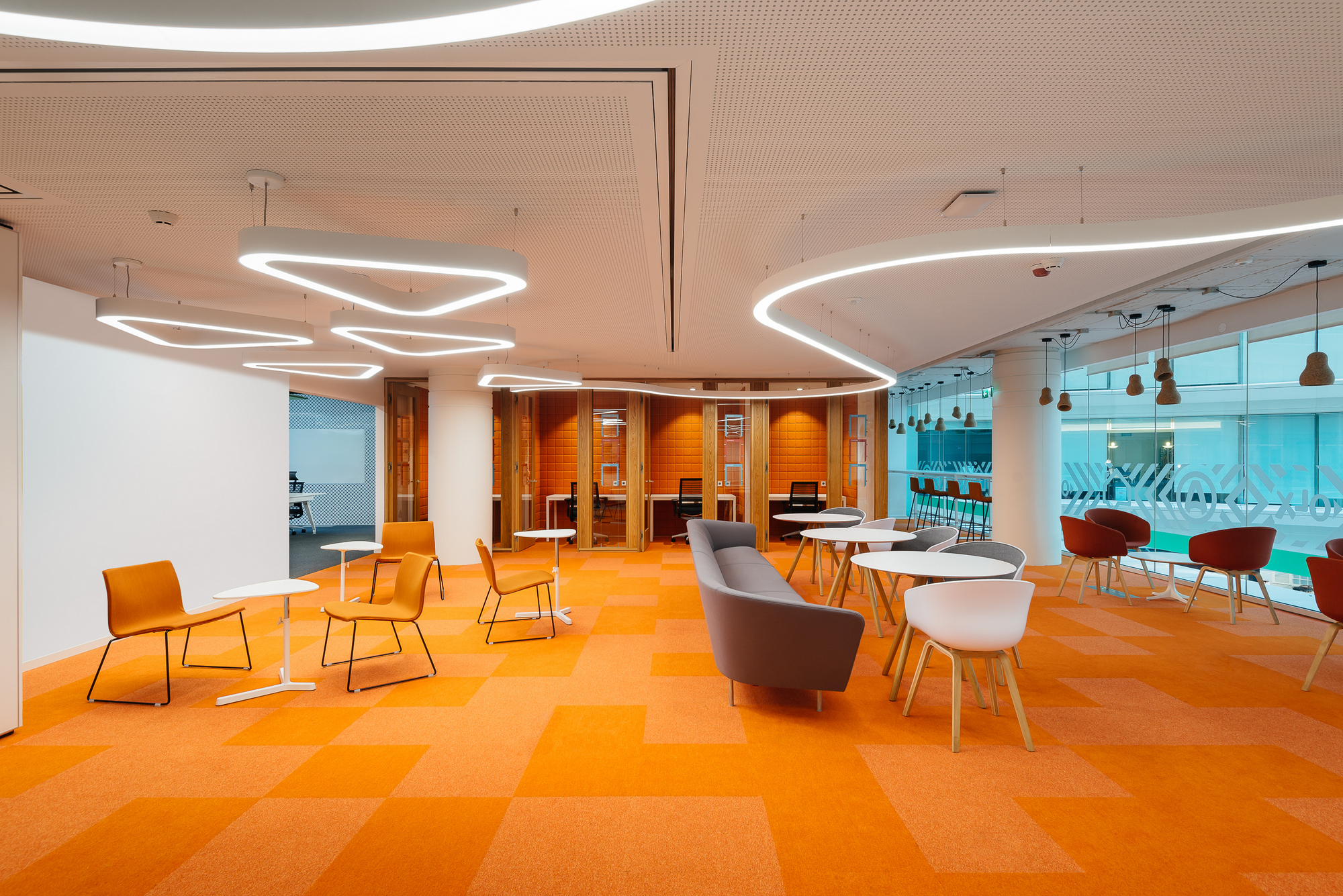 OLX Offices / Pedra Silva Arquitectos