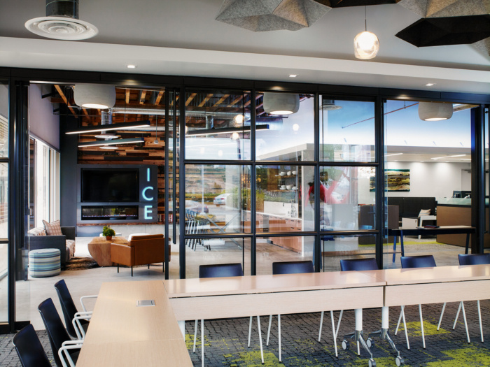 Innovative Commercial Environments Offices and Showroom - San Diego - 3