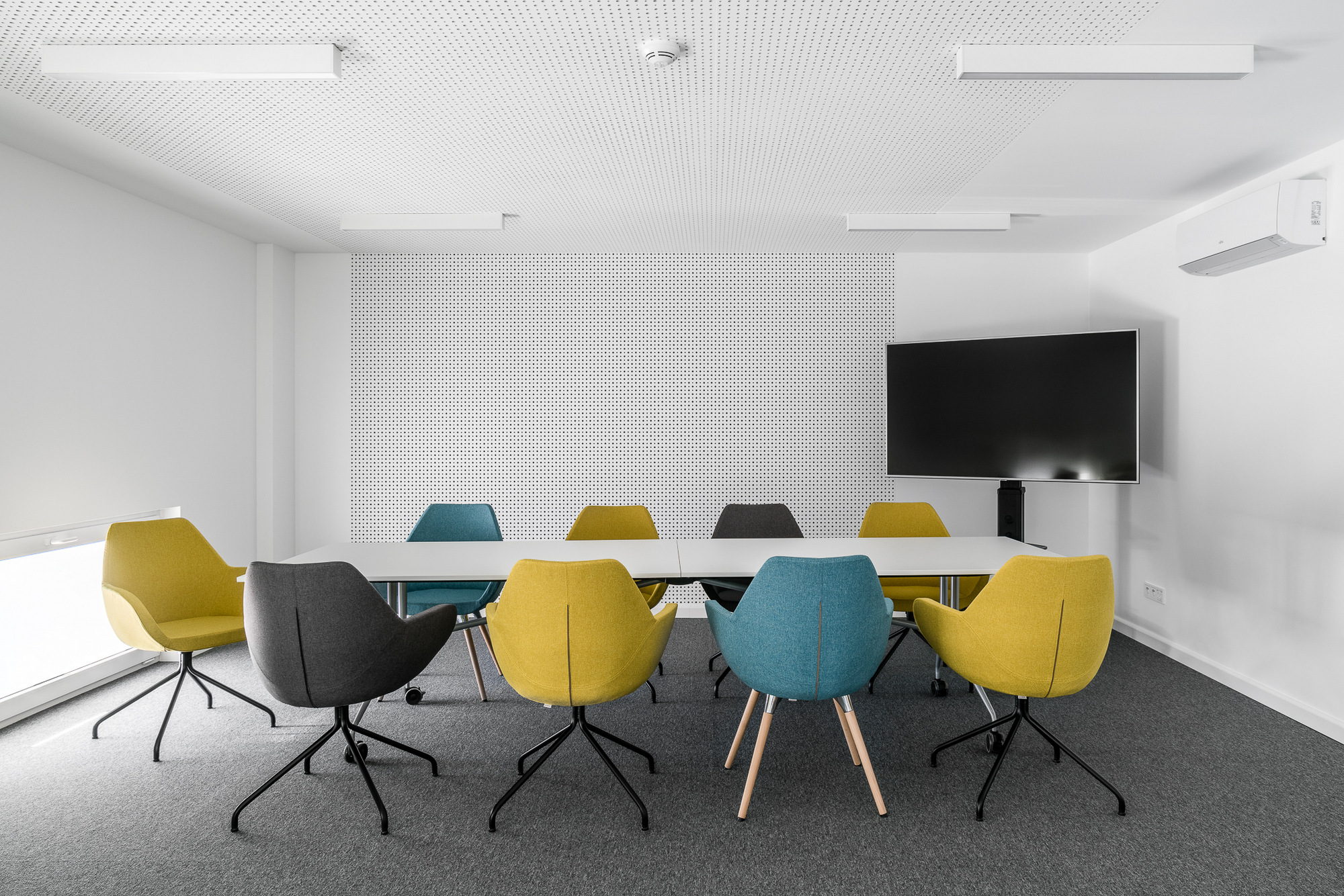 National Chamber of Commerce Offices Warsaw Office Snapshots