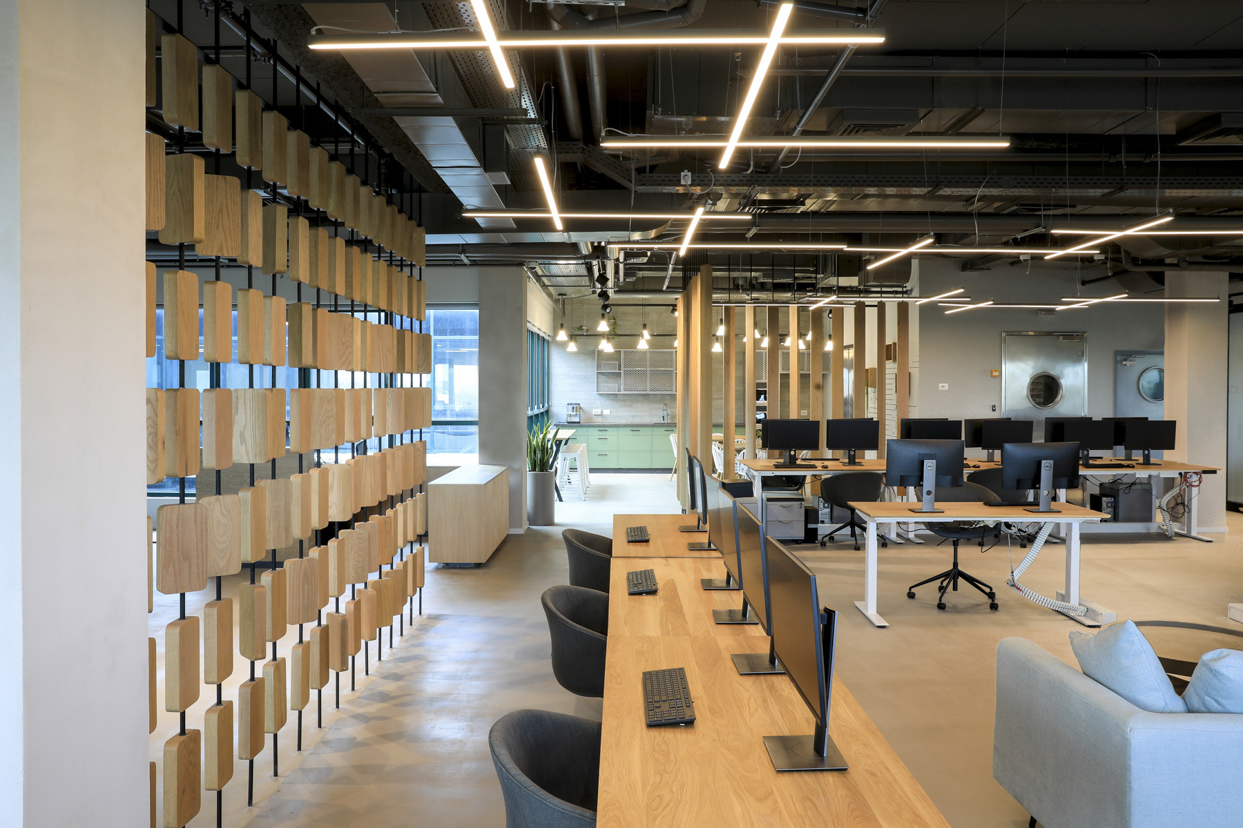 Confidential Electronic Component Distribution Company Offices Petah