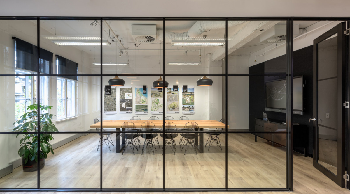 Roberts Day Offices - Melbourne | Office Snapshots