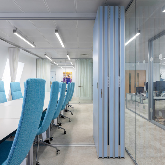 Confidential Research Organization Offices - London - 7