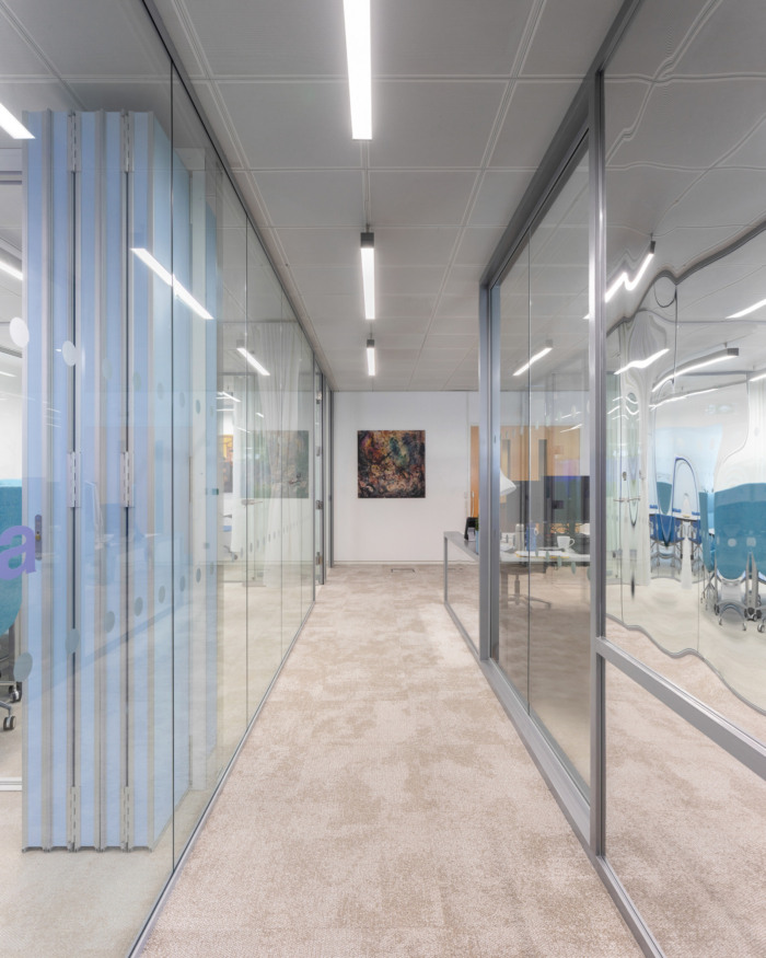 Confidential Research Organization Offices - London - 9