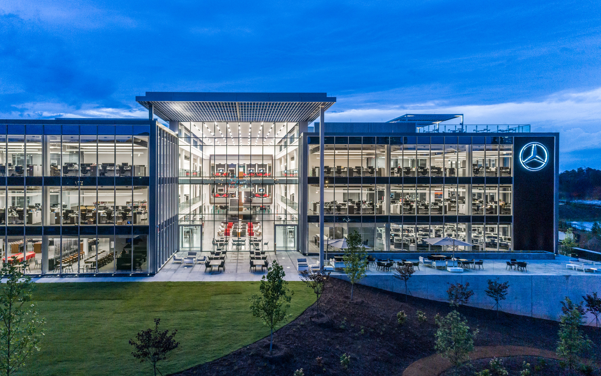 Mercedes-Benz USA Offices - Sandy Springs - Office Snapshots