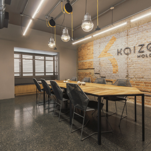recent Kaizen Holdings Offices – Caracas office design projects