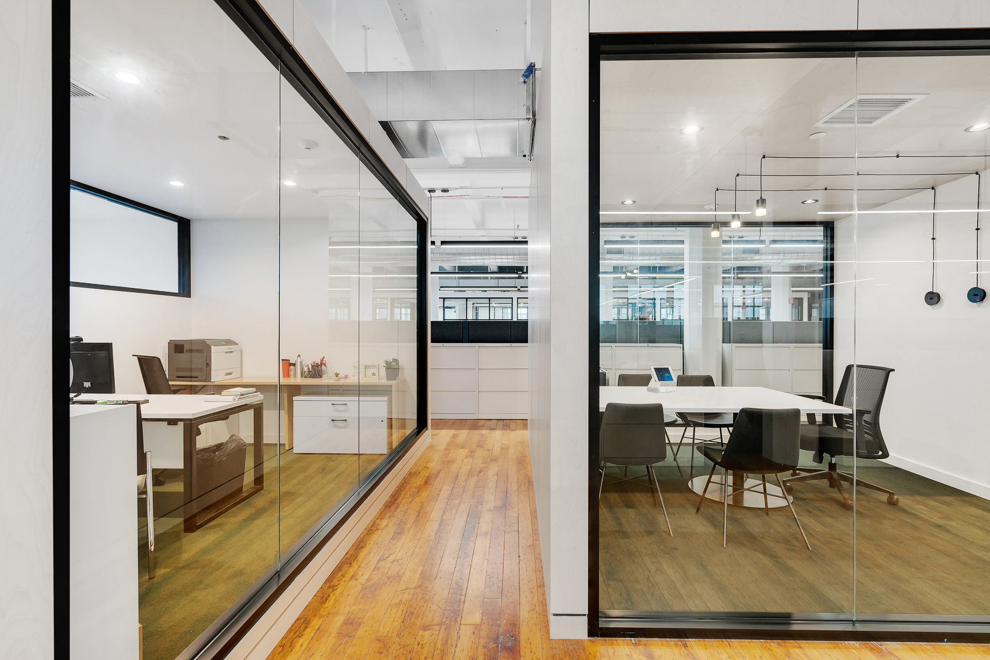 L&R Distributors Offices New York City Office Snapshots