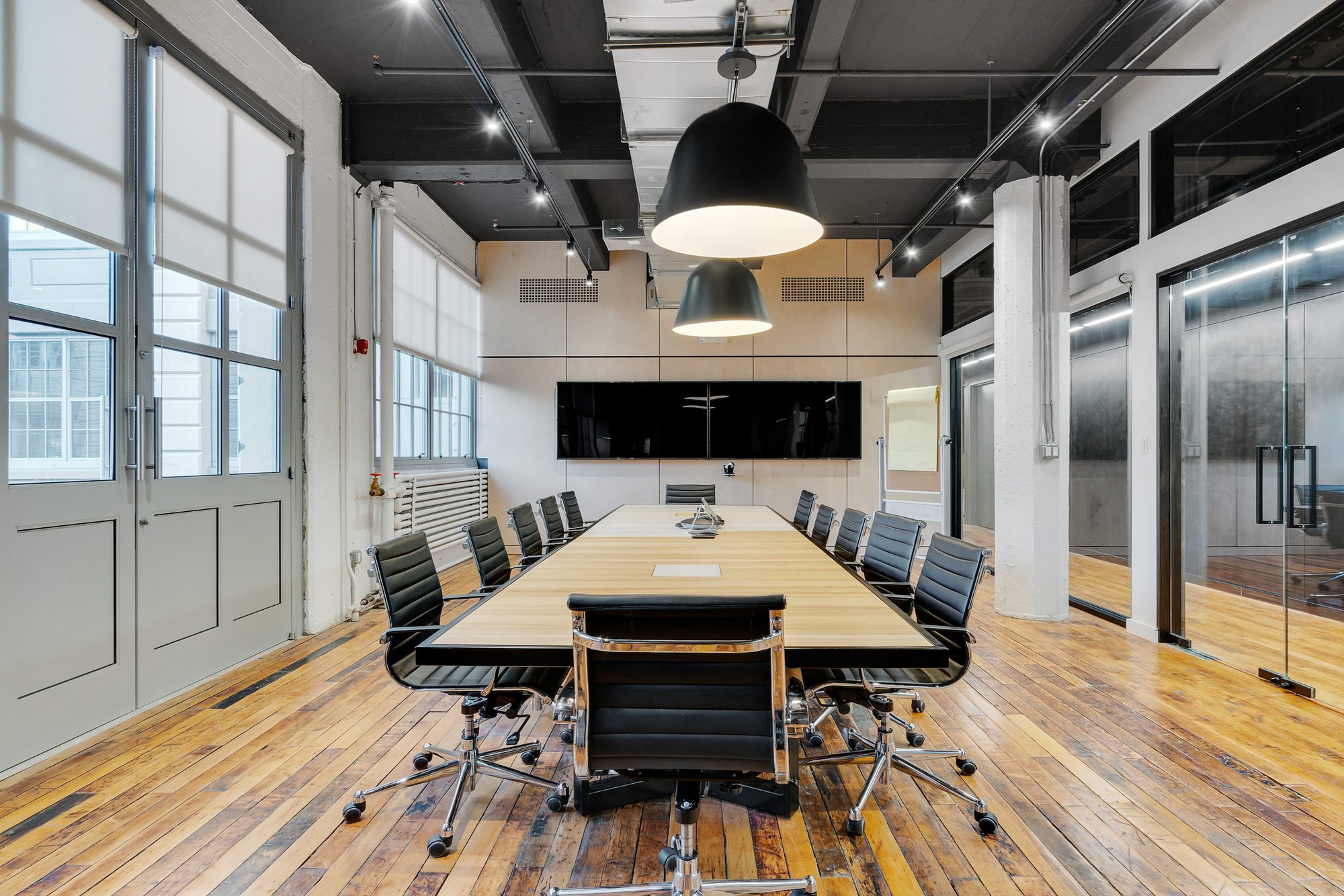 L&R Distributors Offices New York City Office Snapshots