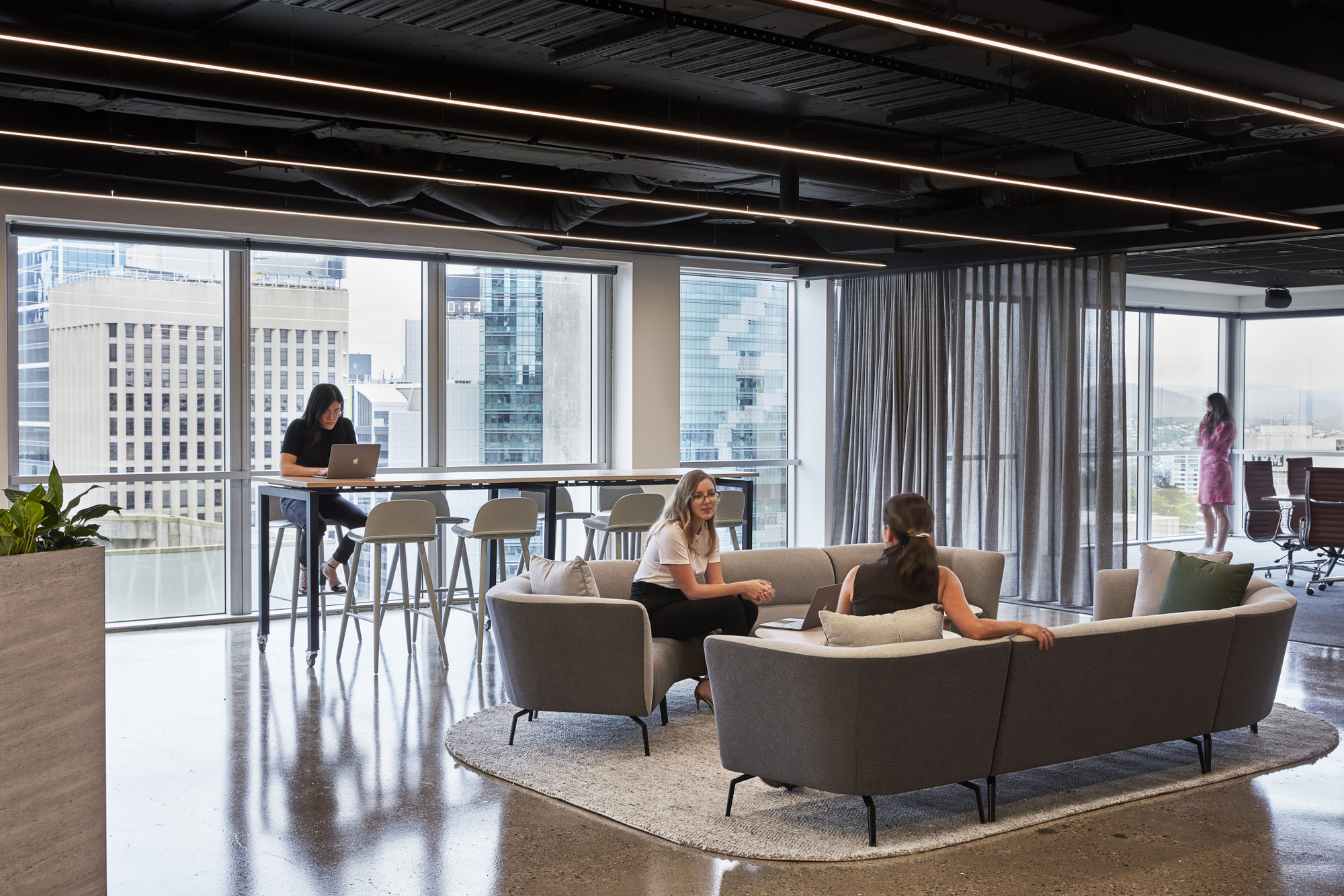 Over the Wire Offices - Brisbane | Office Snapshots