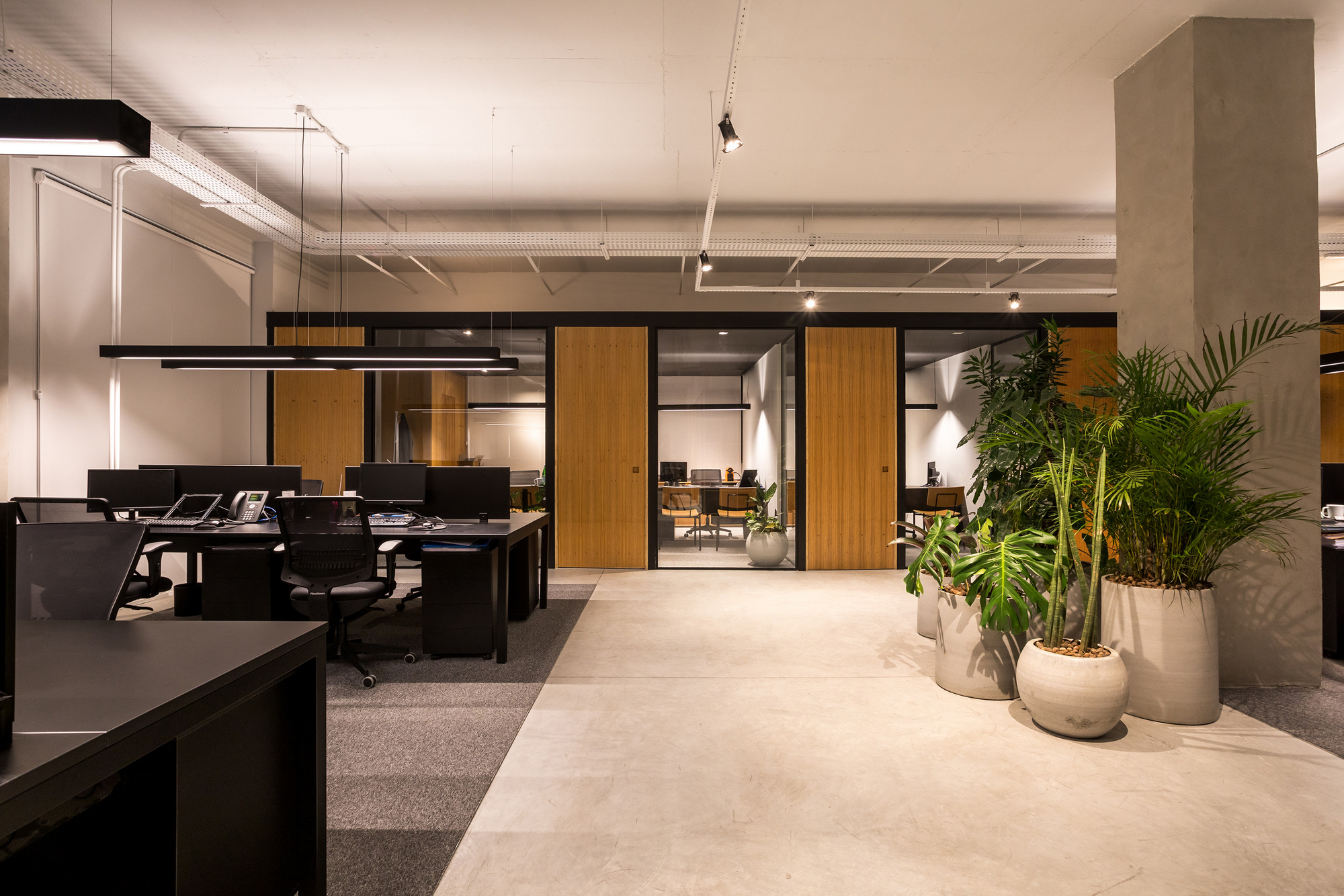 VLM|a Law Firm Offices - Curitiba | Office Snapshots
